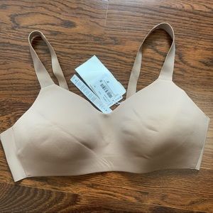 (NEW) Lululemon’s Hold True Bra 38C